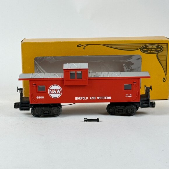 Lionel O Gauge 6-6900 Norfolk & Western Red Caboose Limited Edition Series Colle - Picture 1 of 8